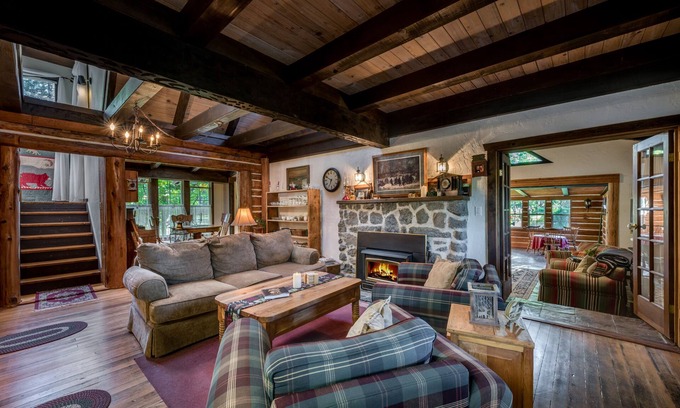 Placerville House | The Davies Family Inn