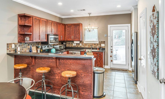 Maxwell House | The Delta Blues - Cozy Townhome in Vibrant East Nashville!