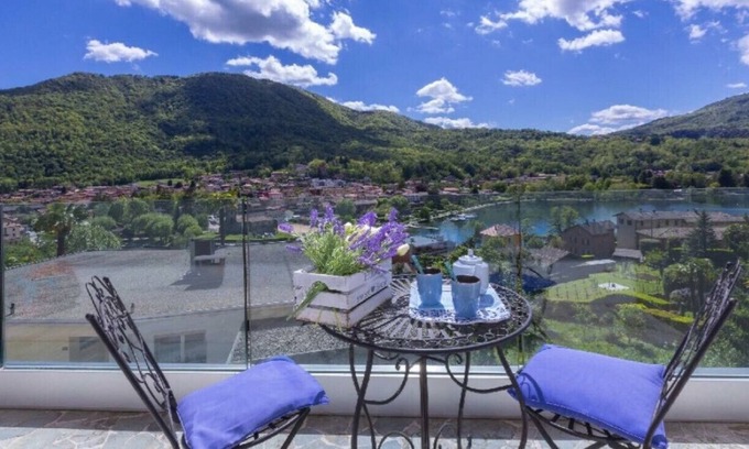 Caslano Apartment | The Design Villa Swisshomebnb