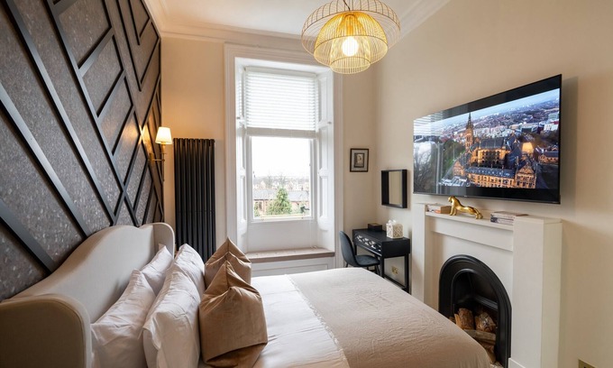 North West Apartment | The Devonshire Suite - Your 5 Star West End Stay!