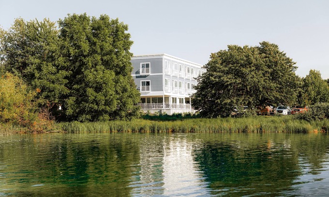 Elk Rapids Apartment | The Dexter by Kasa