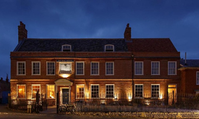 Reepham Hotel | The Dial House