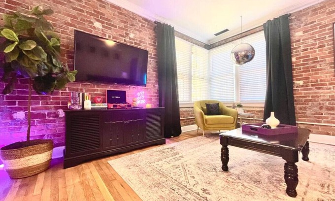 Paducah Condo | The Dim Light Lower Town Luxury Boutique Condos