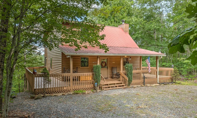 Mineral Bluff Cabin | The Dogwood Cabin by Escape to Blue Ridge