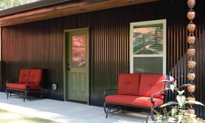 Dawsonville Cabin | The Dogwood Cabin-Dog Friendly-Fenced Yard- 2.2 miles from Lily Creek Farm