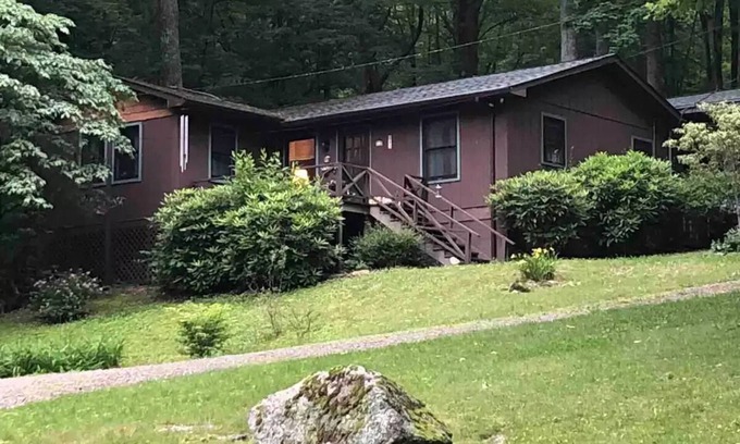 Waynesville Cottage | The Dogwood Cottage in Walker in the Hillsn