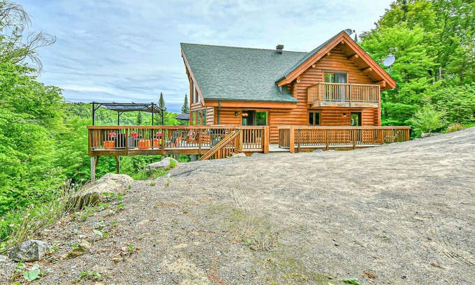Saint-Faustin-Lac-Carre Villa | THE DOLCE VITA *WATERFRONT*