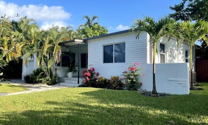 Southside House | The Dove. West Palm Beach’s Tranquil Elegant Oasis, in SoSo