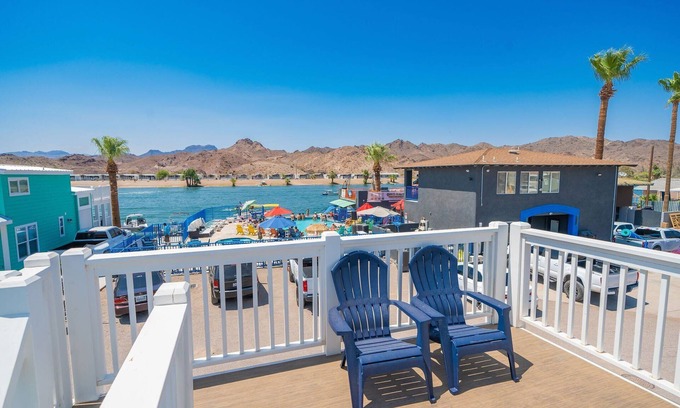 Parker Strip House | The Drunken Donkey, Premium Views! Roadrunner Resort