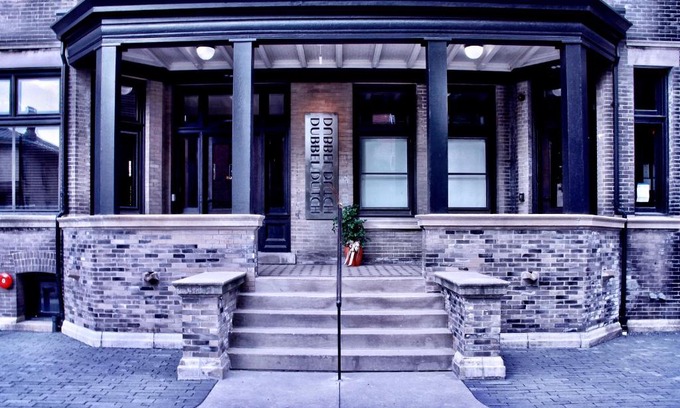 East Town Hotel | The Dubbel Dutch