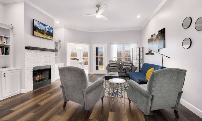 Bentonville House | The Duke-2 Blocks to MTB Trailhead-2 Mi to DT
