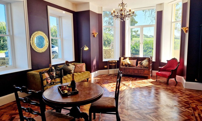 Knott End-on-Sea Cottage | THE DUKE, pet friendly, with hot tub in Garstang