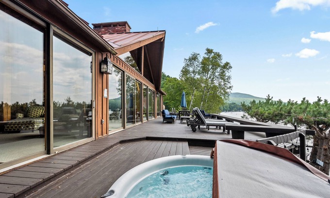 Rangeley House | The Dunn Main House - Gorgeous home on Mooselookmeguntic Lake