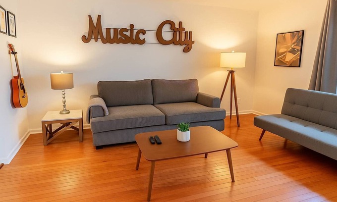 Barclay Drive House | The Eastside 2BR Near 5Points