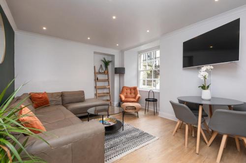 Newington Apartment | The Edinburgh Meadows Apartment