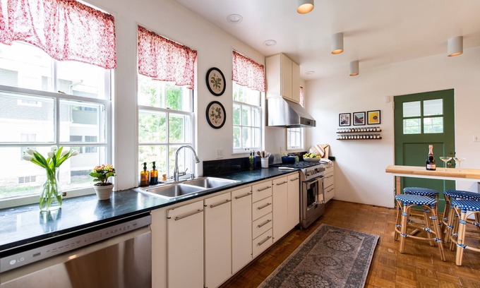 Northside District House | The Edward Fisk House in the Heart of Historic Downtown