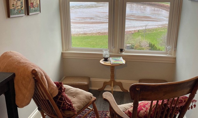 Queens Square Apartment | The Elinor Suite -Heritage property in Charlottetown - 1 of 3 suites 4.5 star