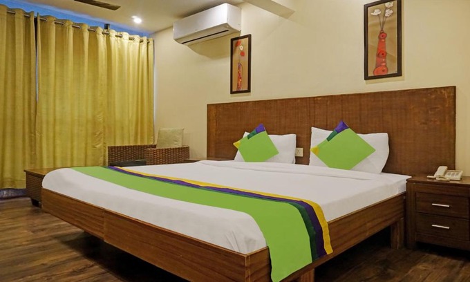 Clover Park Hotel | The Elite Suites