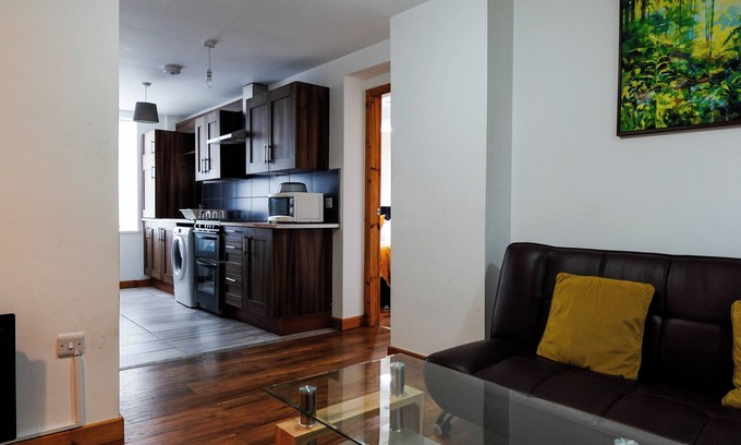 Old Trafford Apartment | The EliteApex