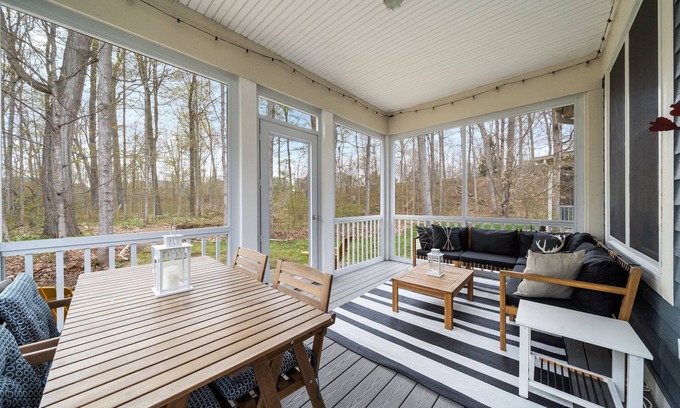 Cherry Valley House | The Elm - 36 Hollow S