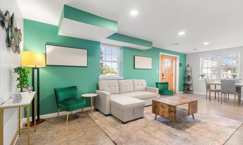 Jefferson Manor House | The Emerald Grand Old Town Views