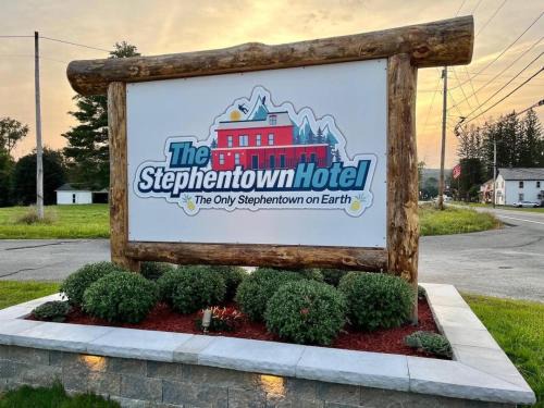 Stephentown House | The entire Stephentown Hotel. 28 person occupancy