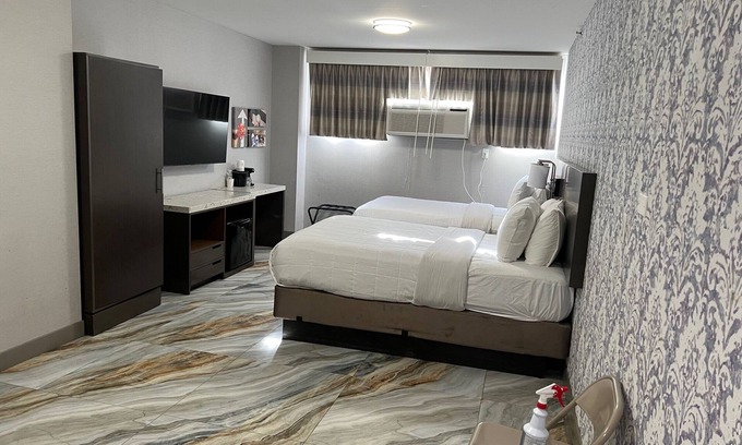 Queens Hotel | The Essence Hotel AT JFK