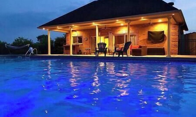 Goodlettsville House | The Estate GuestHouse w/Luxury Pool - 5 Star R&R