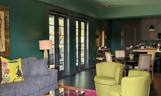 Biloxi House | The Executive @ The Pullman House, Downtown Ocean Springs Condo w/Pool