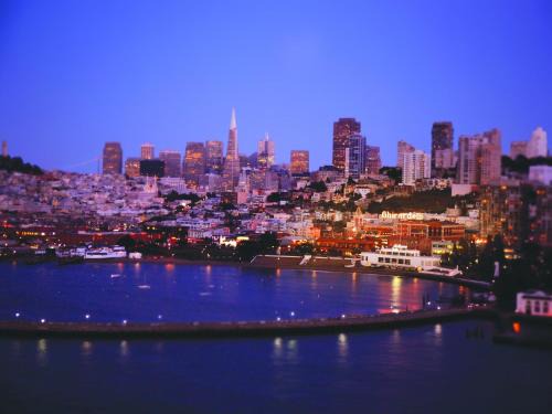 Fisherman's Wharf Hotel | The Fairmont Heritage Place Ghirardelli Square