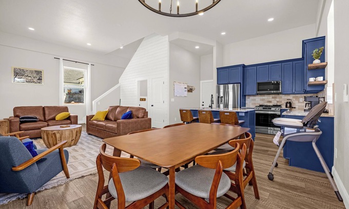Colorado Springs House | The Family Roost - warm, stylish new Barndo rolling hills & Rocky Mountain Views