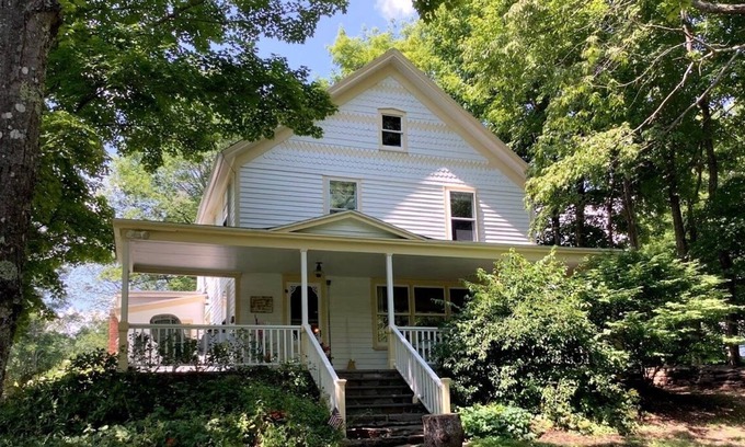 Jewett House | The Farmehouse at Firefly Run