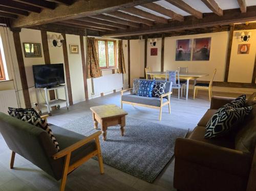 Cratfield House | The Farmhouse, Holly Tree Barns