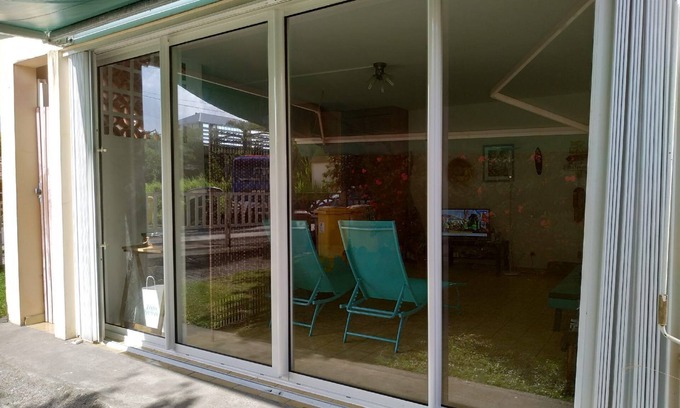 Trois-Rivieres Condo | the feet in water