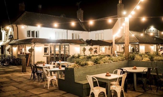 Winkton Hotel | The Fisherman's Haunt