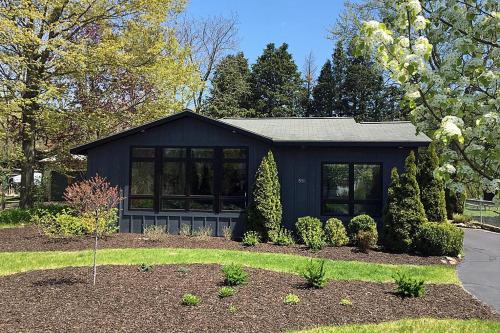 Saugatuck Villa | The Five Eleven