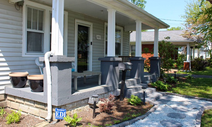 Lexington House | The Flower Pot