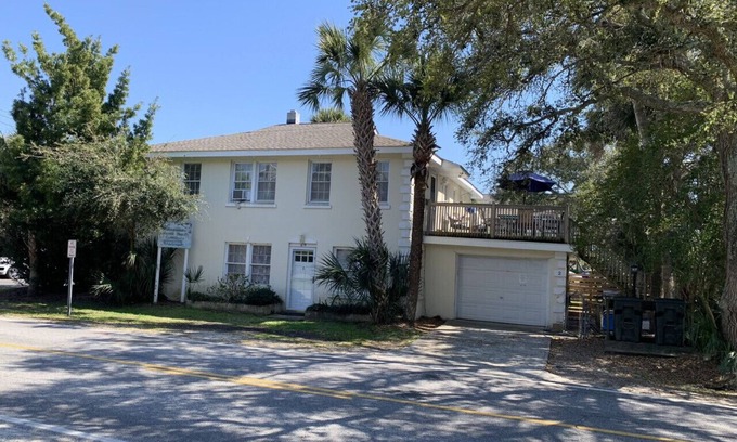 Folly Beach Apartment | The Folly Jewel - Sleeps 6