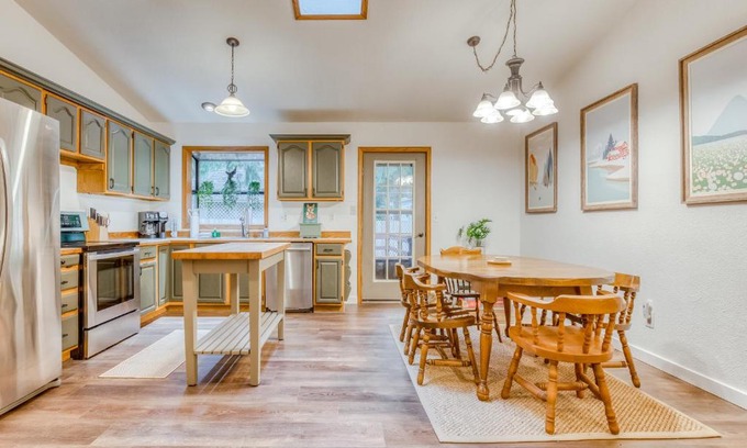 Mount Hood Village House | The Fox Den
