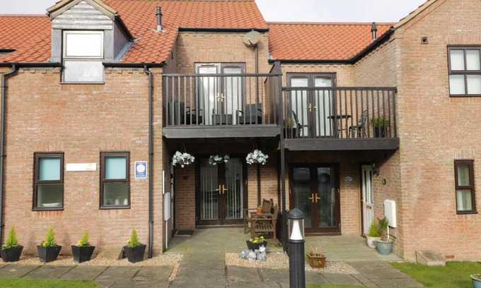 Ruswarp House | The Fox's Den