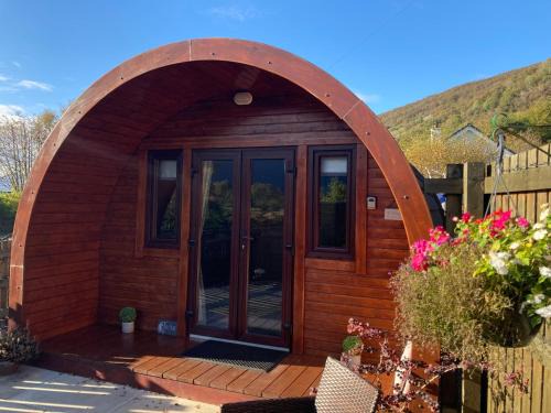 West Laroch Apartment | The Fox's Den, Luxury Cosy Mini Lodge, Highlands