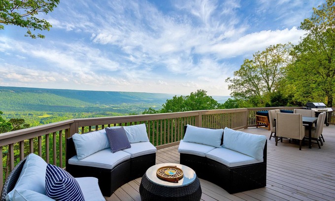 Rising Fawn House | The Foxlair Cottage at Lookout Mountain