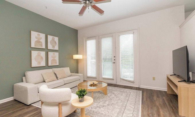 Franklin Apartment | The Franklin I Vibe 8772