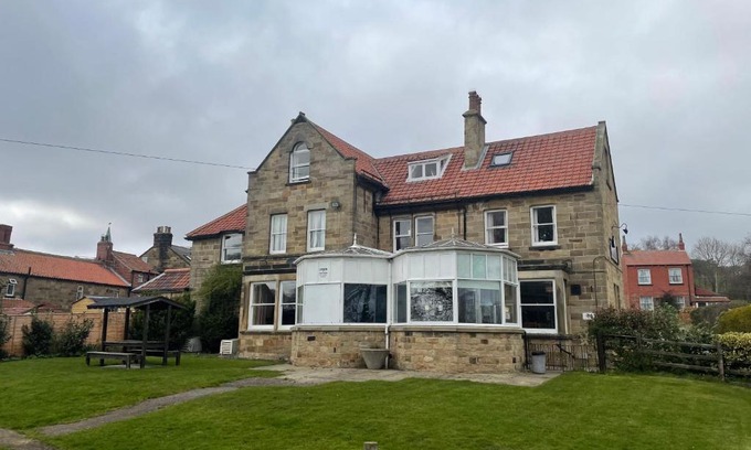 Fylingthorpe Hotel | The Fylingdales Inn