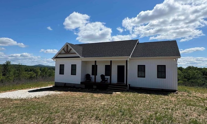 Piney Mountain House | The Gabe Lincoln - Modern home with 40 acres of privacy in historic Appomattox