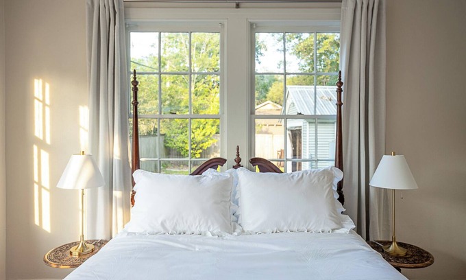 Mid City South Cottage | The Garden District Cottage - minutes from LSU and many of BR’s top restaurants