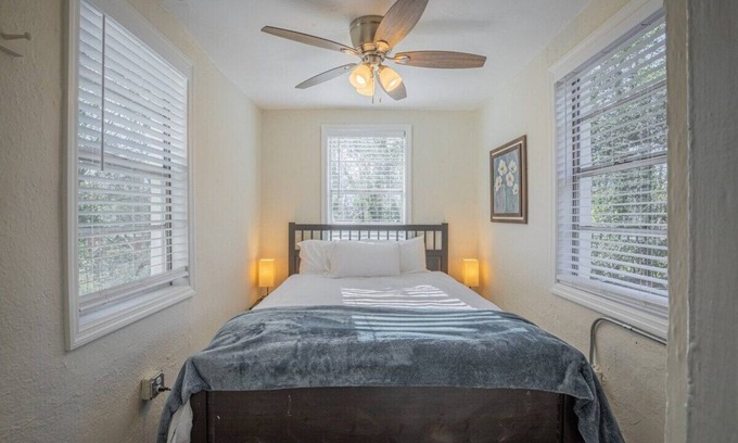 Athens House | The Garden House - 2.0 miles to Sanford Stadium