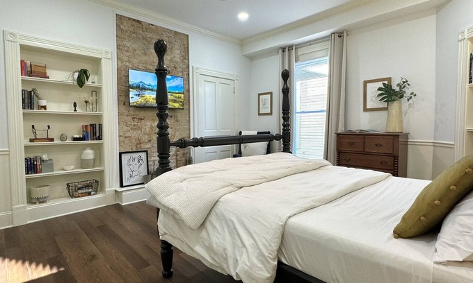 Frankfort Apartment | The Garden - Idyllic Oasis near 13 Distilleries