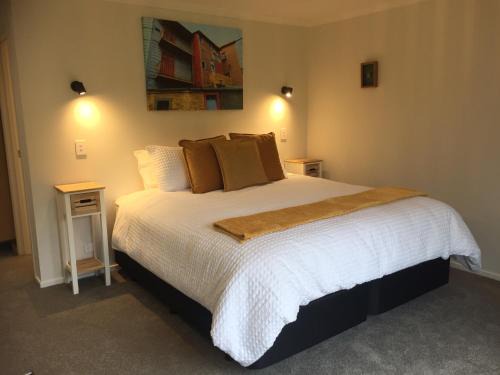Te Anau Bed & Breakfast | The Garden Room at Te Anau Country Accommodation