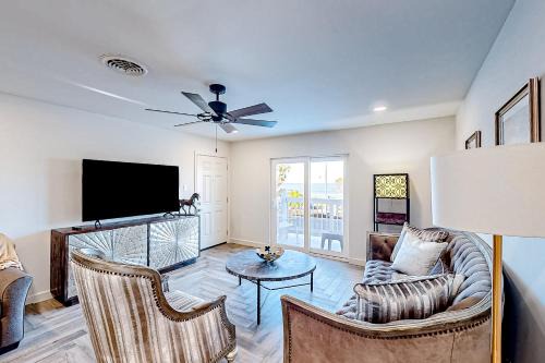 Del Mar Apartment | The Garden